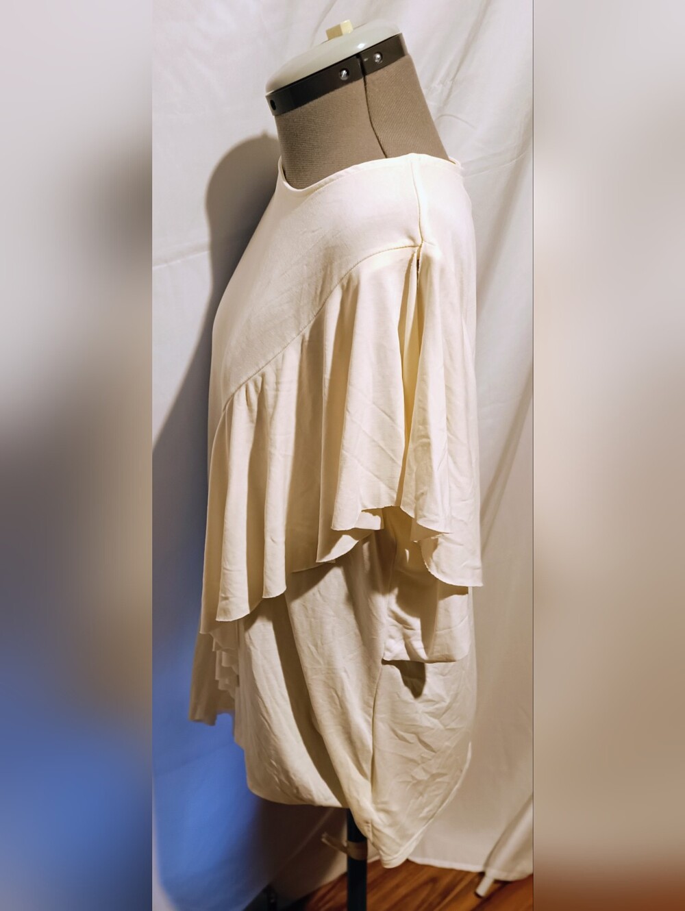 🥬Women's Asymmetrical Ruffle Top – Cream Large - Picture 3 of 12
